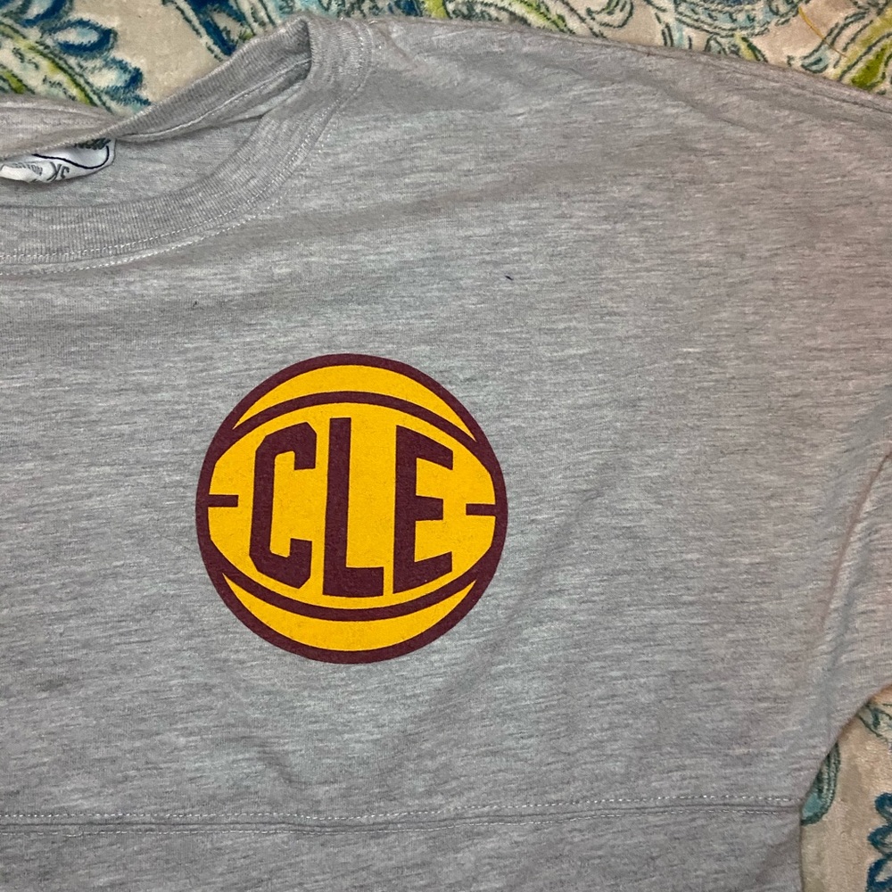 HOMAGE gray long sleeve cleveland cavs tee shirt